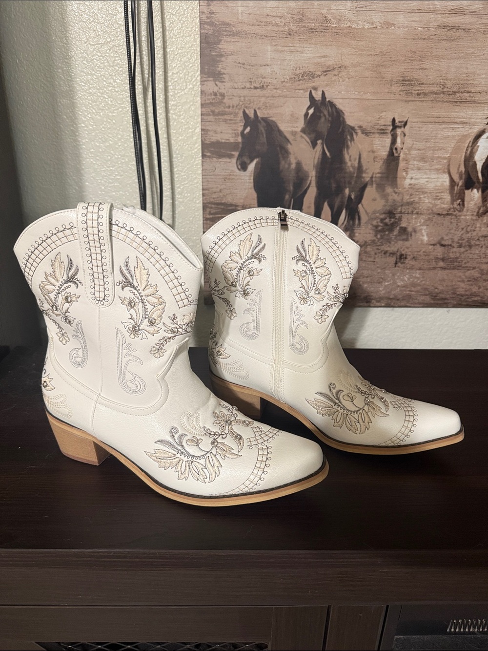 Women's White Embroidered Western Ankle Boots